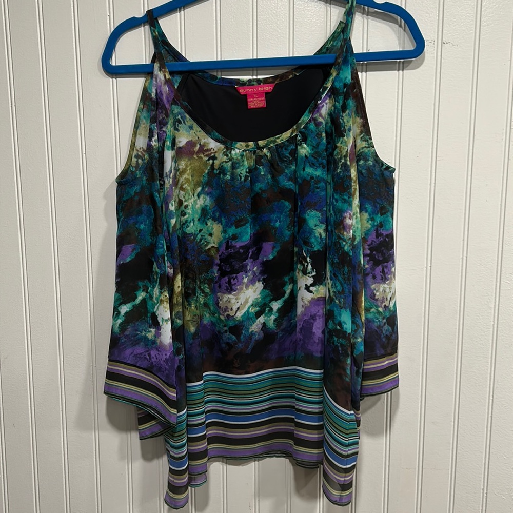 Sunny Leigh Cold Shoulder top size XL